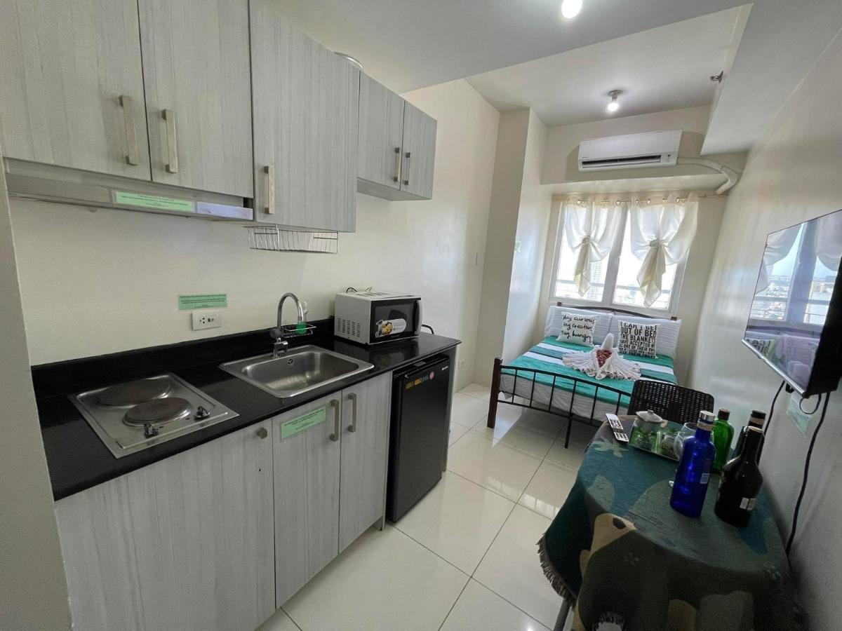 Stays At Green Residences 1 Studio Room Couples Bed With Complimentary Breakfast For 2 Manila Exterior photo
